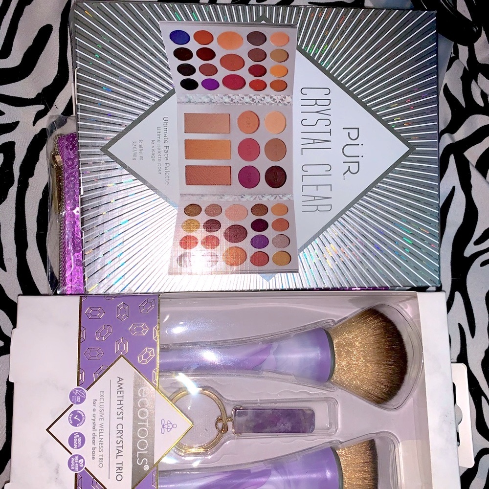 - New Pur Face palette & brushes